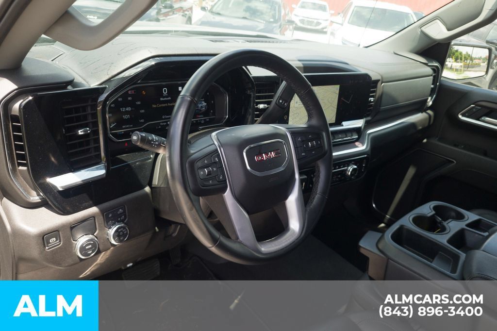 Used 2025 GMC Sierra 1500 SLT RWD image 5