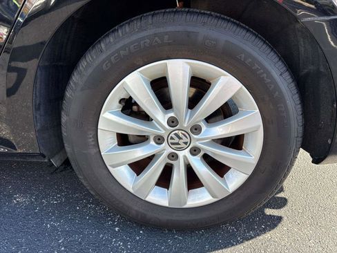 Used 2014 Volkswagen Passat Wolfsburg Edition image 28