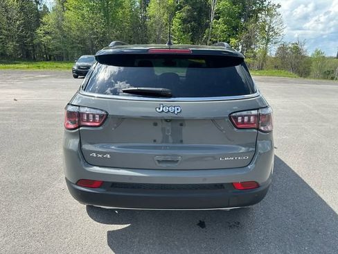 Used 2023 Jeep Compass Limited AWD/4WD image 4