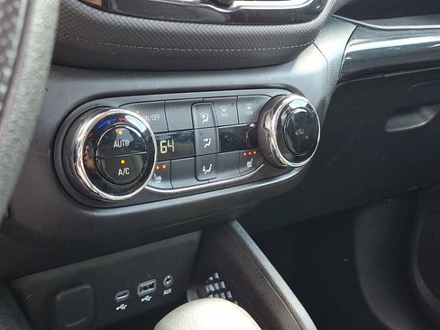 Certified 2023 Chevrolet TrailBlazer LT w/ Convenience Package AWD/4WD image 17