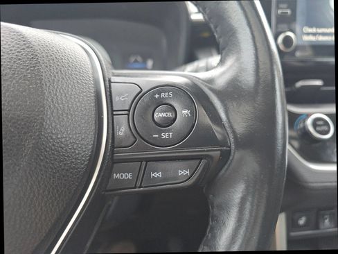 Used 2022 Toyota Corolla Cross LE AWD/4WD image 24