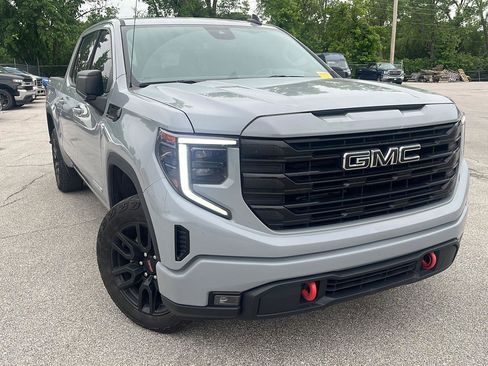 Used 2024 GMC Sierra 1500 Elevation AWD/4WD image 2