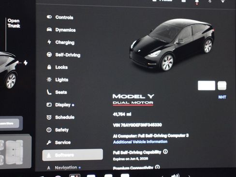 Used 2022 Tesla Model Y Performance AWD/4WD image 26