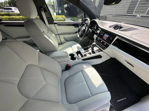 Certified 2026 Porsche Macan w/ Premium Package Plus AWD/4WD image 43