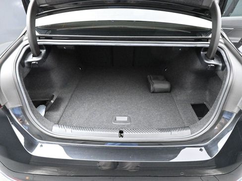 Used 2024 BMW i5 eDrive40i w/ M Sport Package image 9