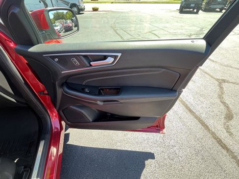 Used 2020 Ford Edge Titanium image 14