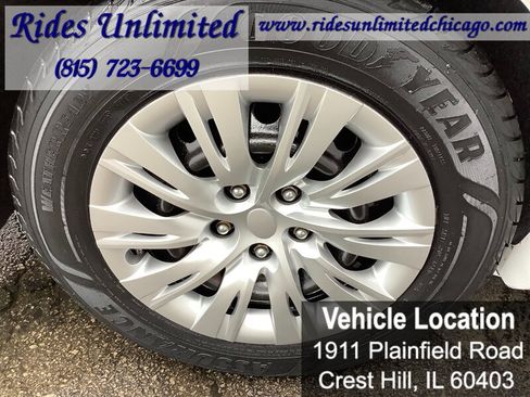 Used 2012 Toyota Camry LE FWD image 38