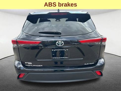 Used 2023 Toyota Highlander XLE image 9