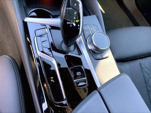 Used 2023 BMW 540i 540i w/ Premium Package image 31