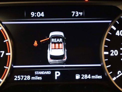 Used 2023 Nissan Rogue SL w/ SL Premium Package image 5