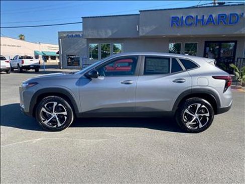 New 2026 Chevrolet Trax RS w/ Driver Confidence Package FWD image 7