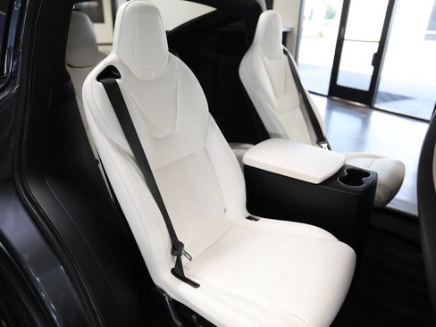 Used 2018 Tesla Model X 100D AWD/4WD image 33