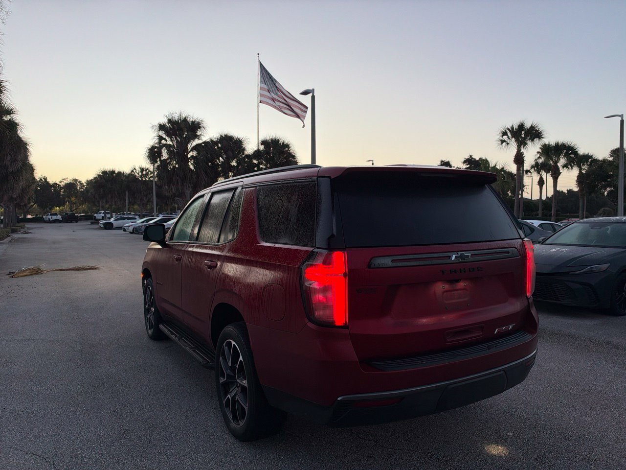 Used 2021 Chevrolet Tahoe RST w/ Luxury Package RWD image 3
