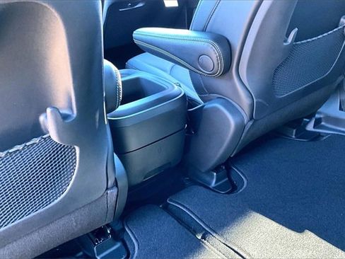 New 2026 Chrysler Pacifica Select image 22