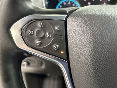 Used 2023 Chevrolet Traverse RS image 17