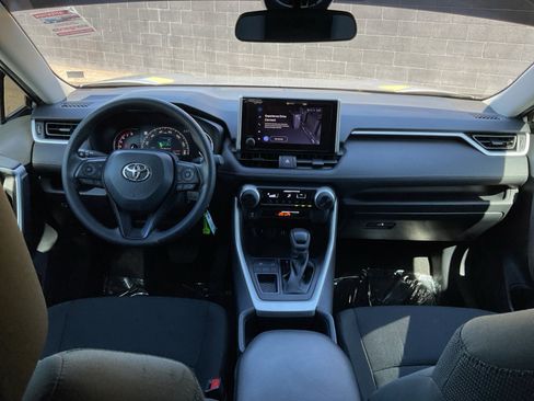 Used 2023 Toyota RAV4 LE FWD image 17