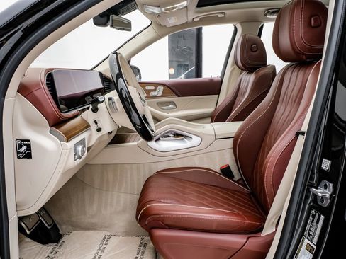 Used 2024 Mercedes-Benz Maybach GLS 600 4MATIC image 6