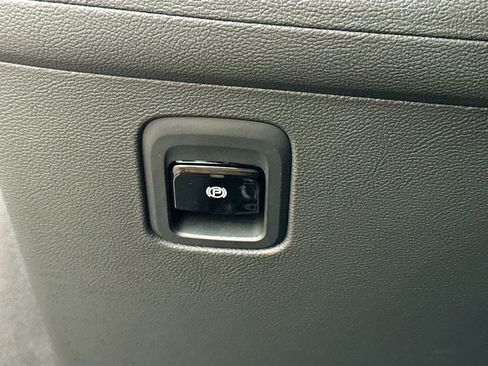 Certified 2024 Maserati Grecale GT image 35