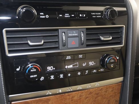 Used 2024 Nissan Armada SL w/ Captain's Chairs Package image 31