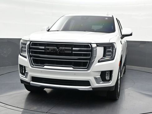 Used 2024 GMC Yukon SLT w/ SLT Luxury Package RWD image 9