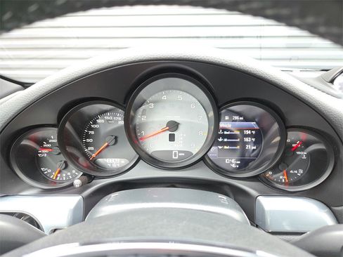 Used 2012 Porsche 911 Carrera S image 11