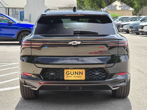 Used 2025 Chevrolet Equinox EV RS FWD image 4