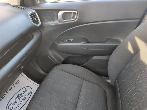 Used 2021 Hyundai Venue SE image 22