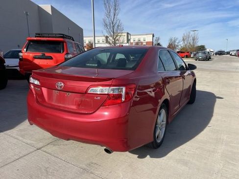 Used 2012 Toyota Camry LE image 3