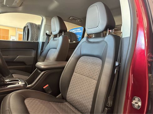 Used 2018 Chevrolet Colorado Z71 image 16