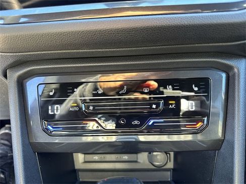 Used 2023 Volkswagen Tiguan SEL R-Line image 22