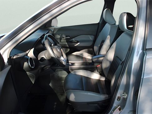 Used 2024 Nissan Kicks SR w/ SR Premium Package image 13