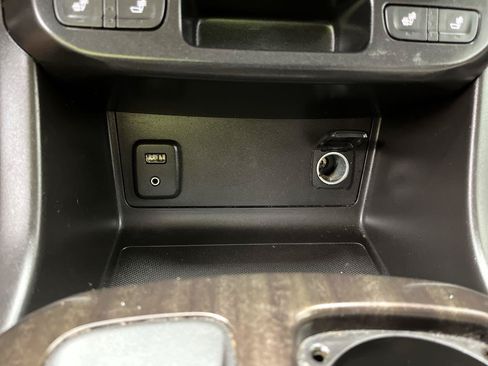 Used 2016 GMC Canyon SLT AWD/4WD image 23