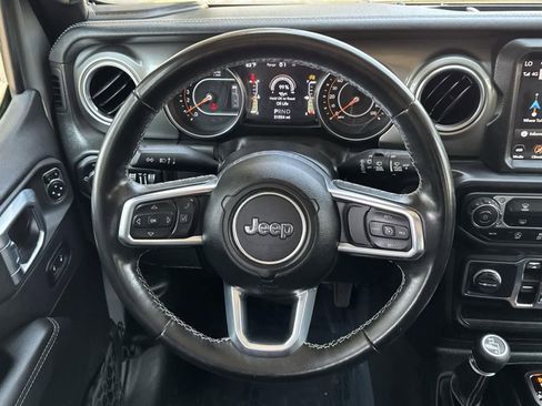 Used 2022 Jeep Wrangler Unlimited Sahara image 9