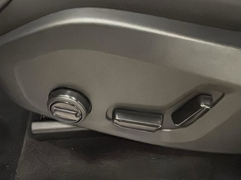 New 2026 Volvo XC90 T8 Plus w/ Protection Package Premier image 24