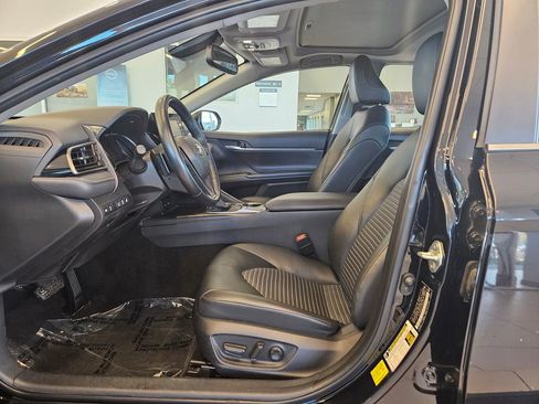 Used 2023 Toyota Camry SE image 14