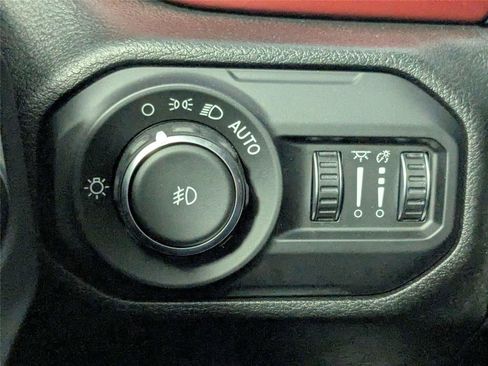 Used 2021 Jeep Wrangler Unlimited Rubicon AWD/4WD image 14