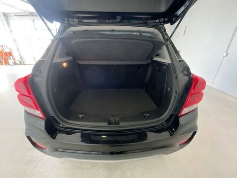 Used 2019 Chevrolet Trax LT w/ LT Convenience Package image 23