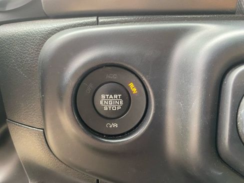 Used 2022 Jeep Wrangler Sport AWD/4WD image 17