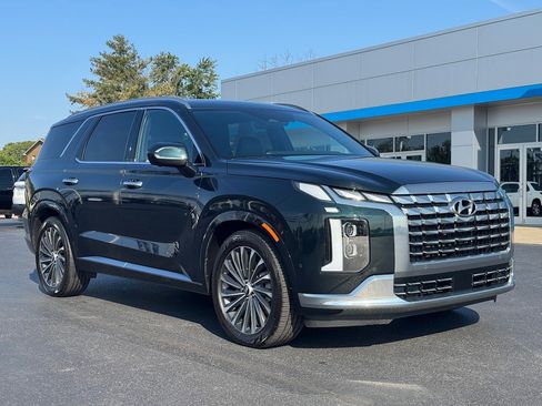 Used 2023 Hyundai Palisade Calligraphy image 3
