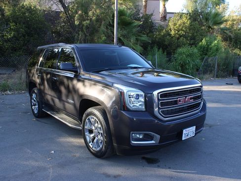 Used 2015 GMC Yukon SLE w/ Convenience Package RWD image 1