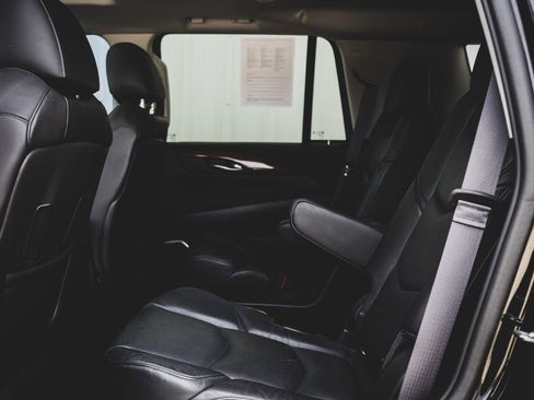 Used 2015 Cadillac Escalade Premium AWD/4WD image 21