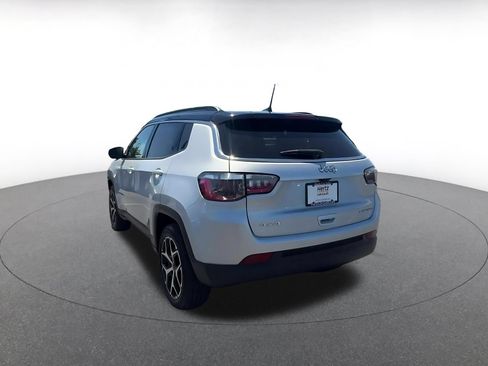 Used 2025 Jeep Compass Limited AWD/4WD image 11