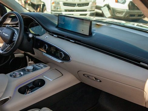 Used 2024 Genesis GV70 3.5T Sport w/ Sport Prestige Package image 10