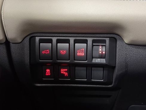 Used 2022 Subaru Ascent Limited w/ Technology Package image 13