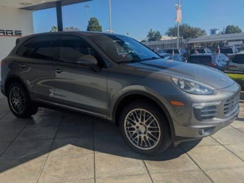 Used 2016 Porsche Cayenne image 5