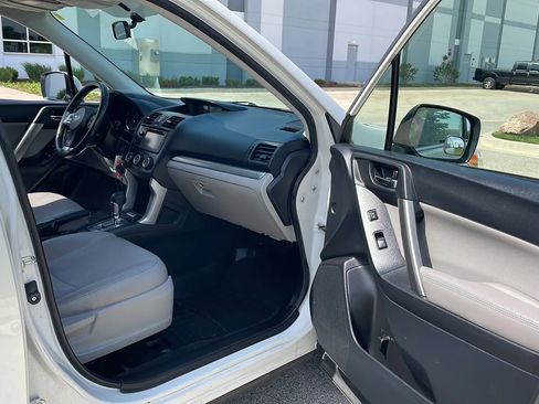Used 2014 Subaru Forester 2.5i Limited AWD/4WD image 20
