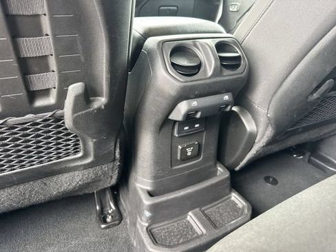Used 2022 Jeep Wrangler Unlimited Rubicon 4xe w/ Cold Weather Group AWD/4WD image 22