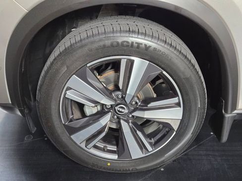 Used 2023 Nissan Rogue Platinum image 12