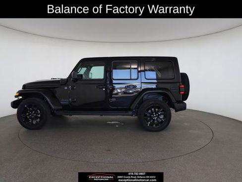 Used 2025 Jeep Wrangler Unlimited Sahara image 7
