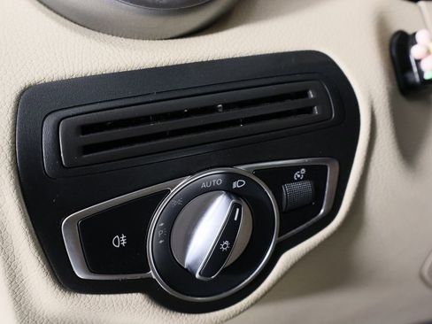 Used 2020 Mercedes-Benz GLC 300 image 21